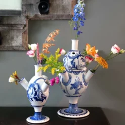 &klevering Porcelain Blue And White Tulip Vase 6 &klevering Porcelain Blue And White Tulip Vase