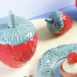 &klevering Strawberry Storage Jar