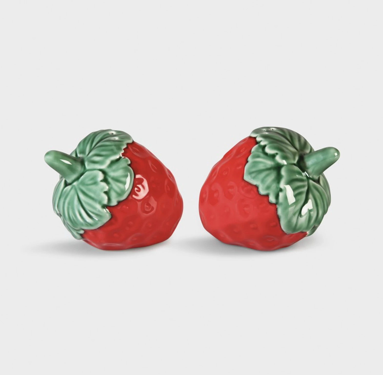 &klevering Strawberry Salt and Pepper Pots 3 &klevering Strawberry Salt and Pepper Pots